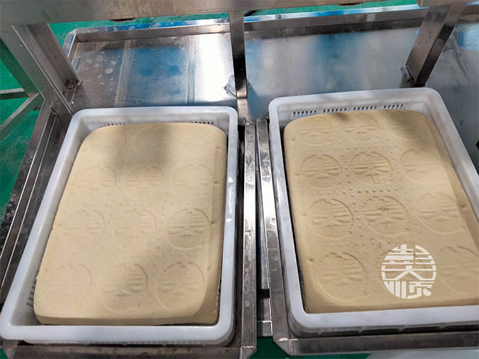 做大豆腐的機(jī)器視頻