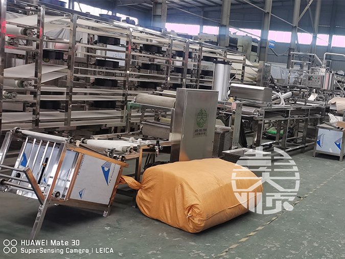 大型豆腐生產(chǎn)線準備發(fā)往新疆阿克蘇