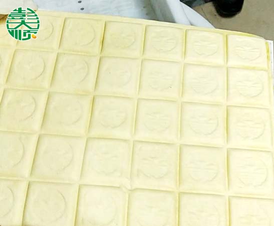 彭大順現(xiàn)磨豆腐坊制作的豆腐干產(chǎn)品