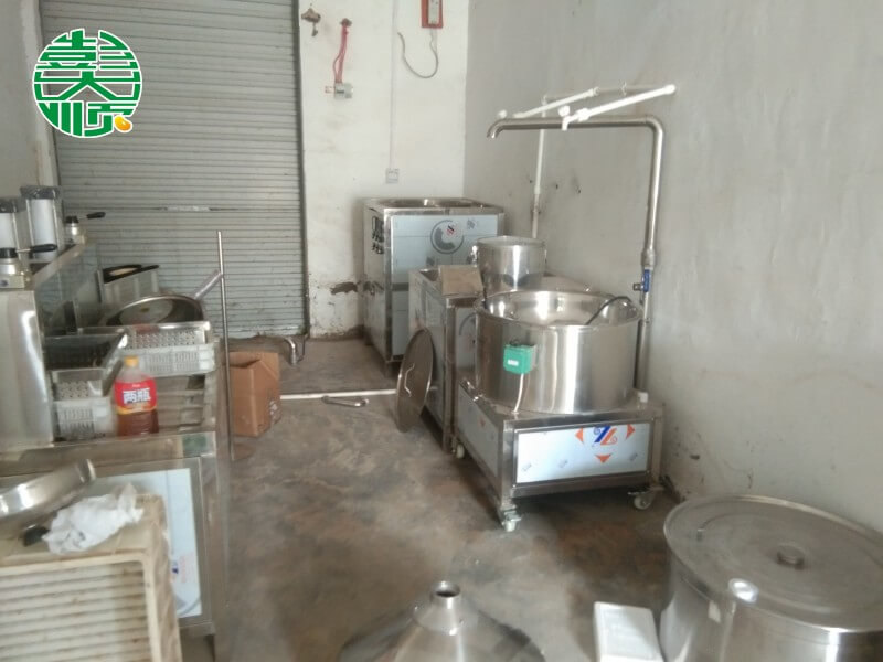 鄭州中牟設備安裝現(xiàn)場