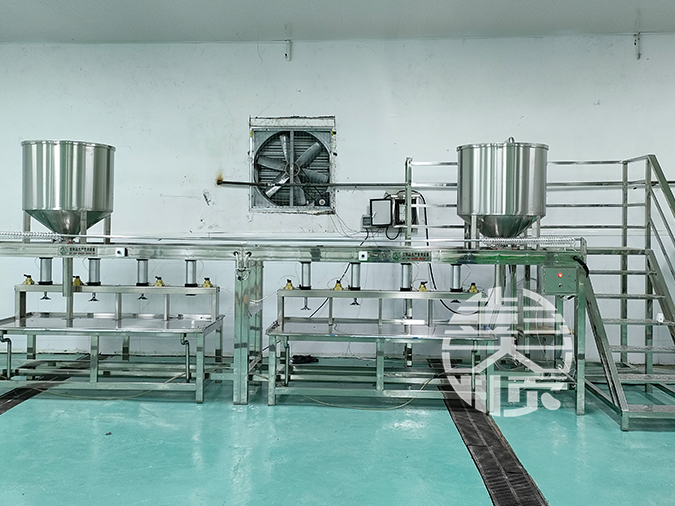 河南雙聯(lián)磨豆腐機生產(chǎn)線安裝調試現(xiàn)場